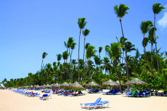 700px-Белоснежные_пляжи_Доминиканы.jpg